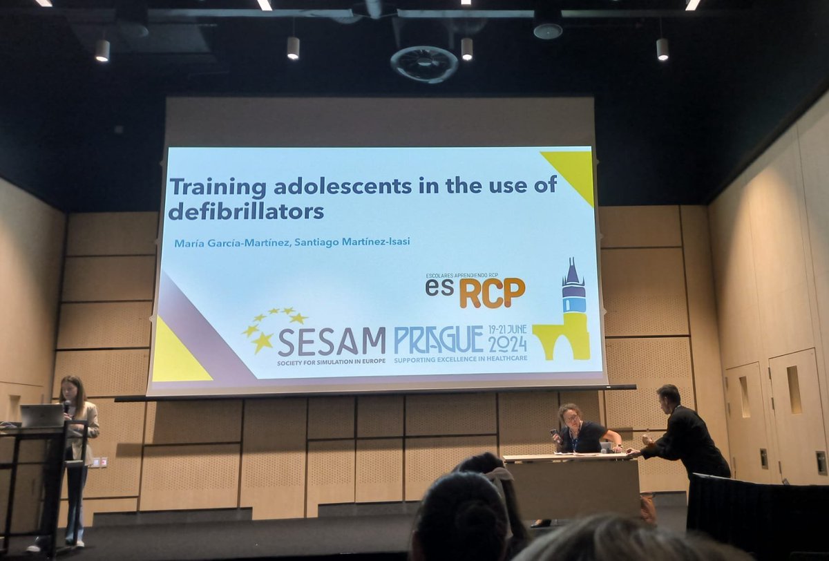 SICRUS_research's tweet image. Today our PhD student María García  @maria_gm_00, presented at the #SESAM2024 Congress the results of our study ➡️ The use of resources 𝗮𝗱𝗮𝗽𝘁𝗲𝗱 to the psychoeducational development of schoolchildren can be 𝗲𝗳𝗳𝗲𝗰𝘁𝗶𝘃𝗲 for learning the use of #AED 🫀🫁