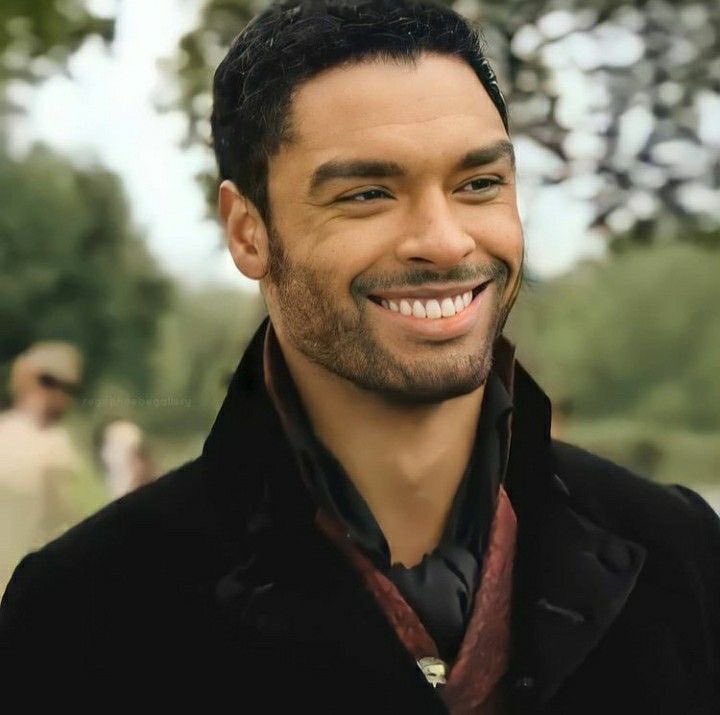 noodsyie's tweet image. got a pretty face                         pretty husband too