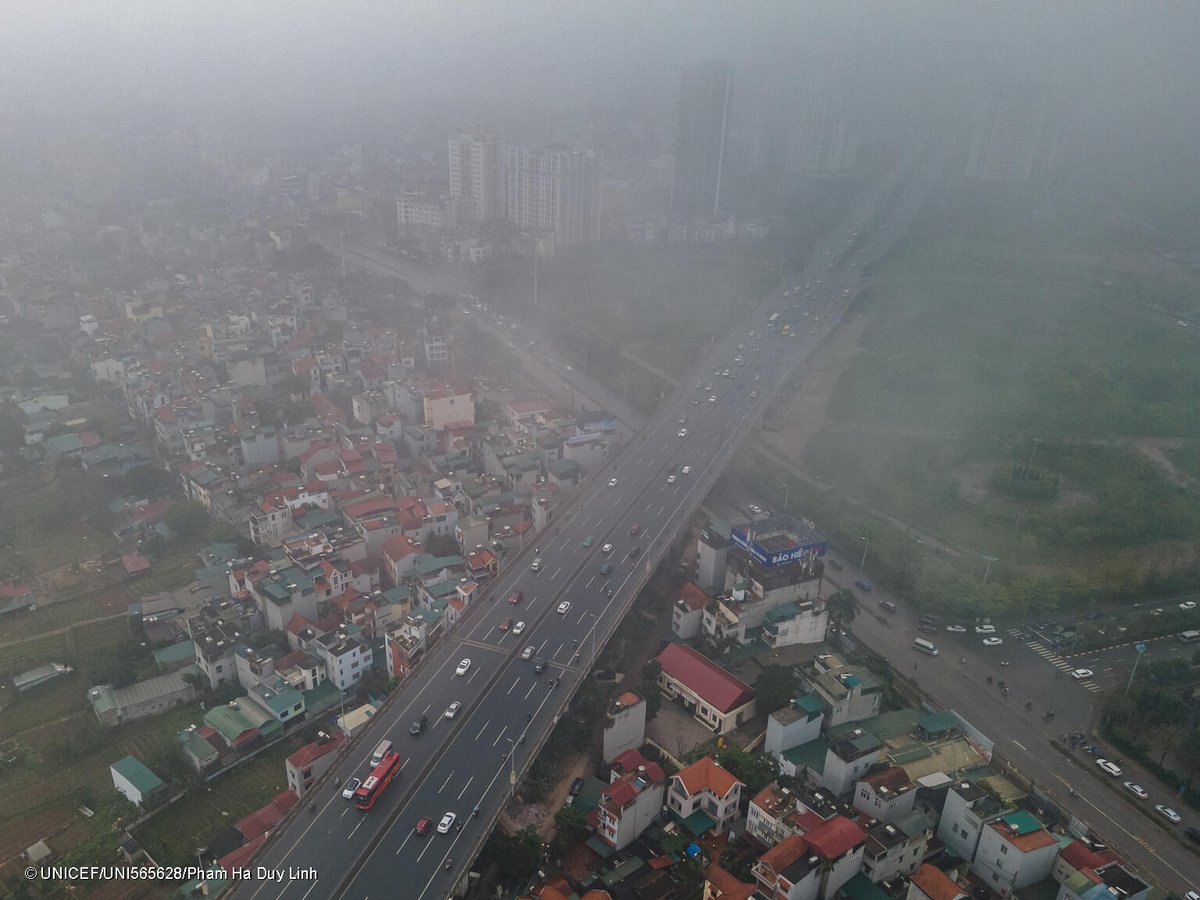 UN's tweet photo. Air pollution has become the second-leading risk factor for death globally.

Children under five are especially vulnerable, with health effects including premature birth, low birth weight, asthma &amp; lung diseases.

More from @UNICEF: https://t.co/KH1fW5tAmH https://t.co/QPR2Kh6uD0