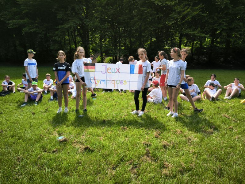 Voyage des 5èmes chez leurs correspondants allemands (Jour 3) : Journée sportive Jeux olympiques avec des équipes binationales ! Au programme : football, lancer d’éponges, relais aveugle,etc... Tous ont participé avec beaucoup de fougue !