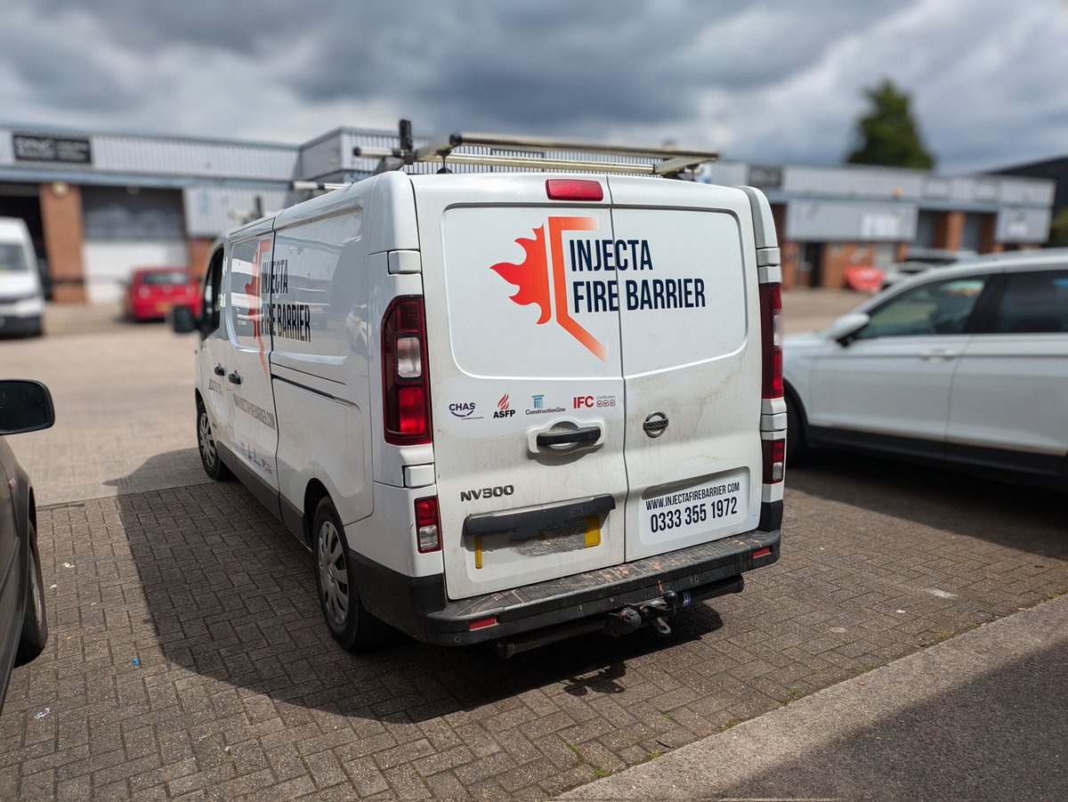 Seymoursandp's tweet image. More vehicle signage leaving the workshop today, for a new customer.

#vansigns #vansignage #vehiclesigns #vandecals #vangraphics #vanbranding #vehiclebranding #vansignsmanchester
