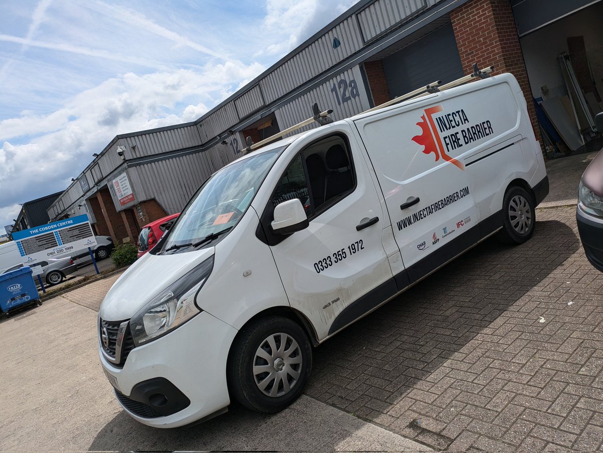 Seymoursandp's tweet image. More vehicle signage leaving the workshop today, for a new customer.

#vansigns #vansignage #vehiclesigns #vandecals #vangraphics #vanbranding #vehiclebranding #vansignsmanchester