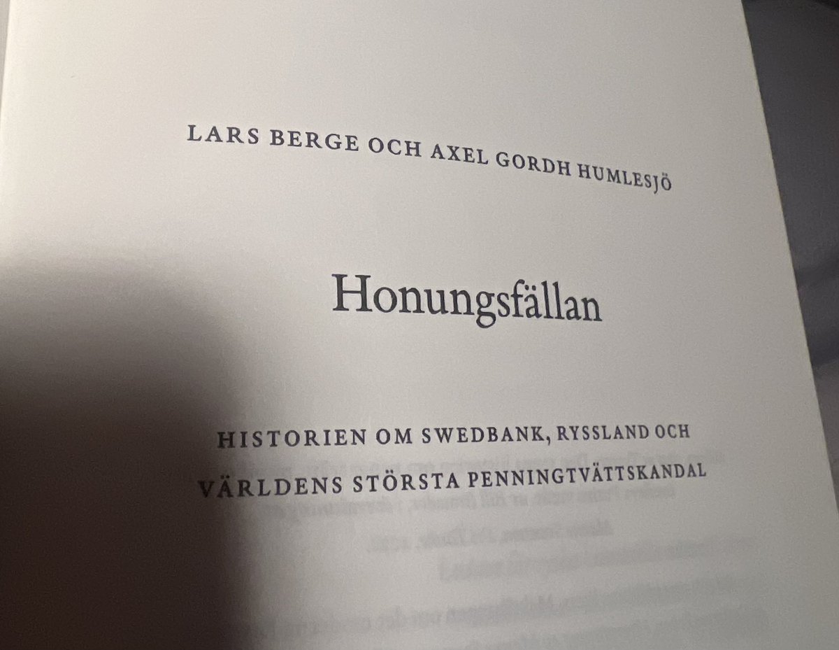 Oscar Jonsson (@oajonsson) on Twitter photo Läst klart <a href="/axelhumlesjo/">Axel Gordh Humlesjö</a> och Lars Berger bok Honungsfällan. En varm läsrekommendation om pengatvätt och svenska sårbarheter i den ekonomiska domänen. Läst klart <a href="/axelhumlesjo/">Axel Gordh Humlesjö</a> och Lars Berger bok Honungsfällan. En varm läsrekommendation om pengatvätt och svenska sårbarheter i den ekonomiska domänen.