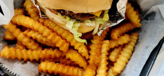 Sam's Southern Eatery never misses. https://t.co/AcjeBlpcRy