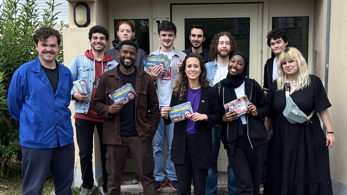 Clemence_Guette's tweet photo. Le Nouveau Front Populaire, partout !

Porte-à-porte à Créteil aujourd'hui avec les militants. Une force incroyable, une détermination à l'emporter. 

Tout peut changer : votez.

#NouveauFrontPopulaire https://t.co/tl6Zs1lvBK