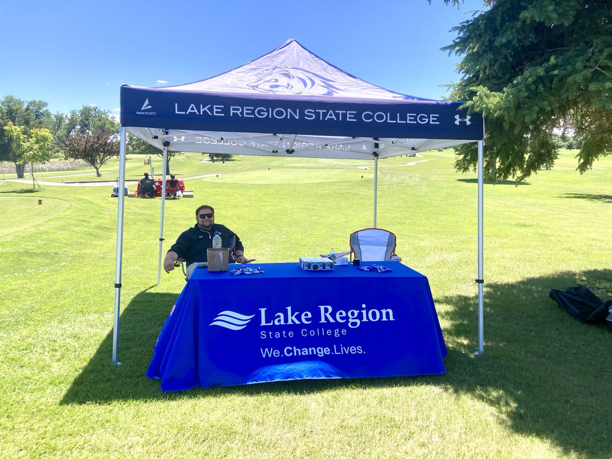 DD4consulting's tweet photo. Hole 18 for the ⁦@NDCELorg⁩ Conference.  Stop by! #LRSC #Education #northdakota #dualcredit #NDCEL https://t.co/95Yid4cRax