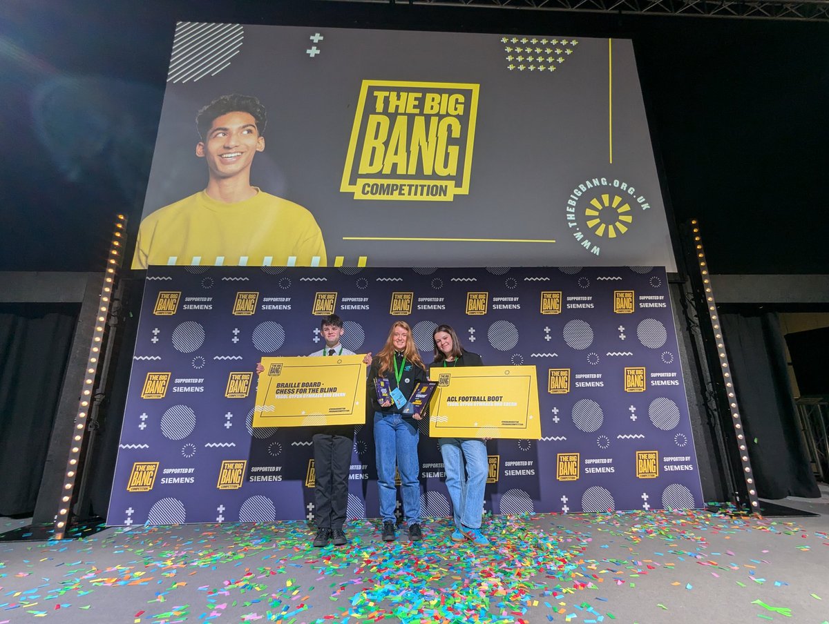 Llongyfarchiadau enfawr i'r tri anhygoel isod. <a href="/BroEdern/">Ysgol Bro Edern</a> yn lwcus iawn i gael pobl ifanc mor alluog, hyderus a thalentog ! 

Massive congratulations to these three incredible students. <a href="/BroEdern/">Ysgol Bro Edern</a> are very fortunate to have such able, talented and confident young people.