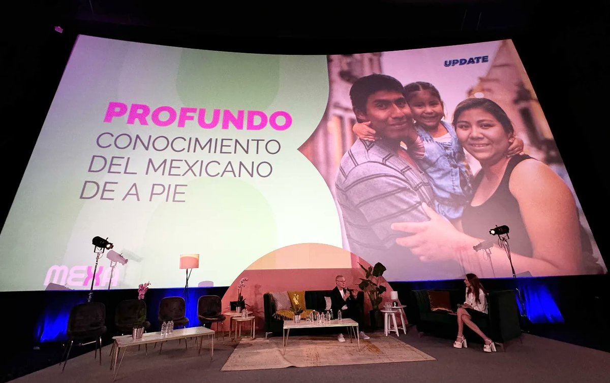grupoupax's tweet photo. Hoy es nuestro #UPAXUpdate y estamos poniendo al día al equipo sobre nuestros logros del semestre como el lanzamiento de @mexacreativamx y los próximos objetivos. 🤘🏻😎📉 https://t.co/nzFx4tx5kz