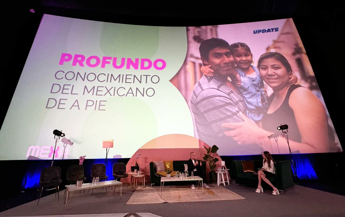 grupoupax's tweet photo. Hoy es nuestro #UPAXUpdate y estamos poniendo al día al equipo sobre nuestros logros del semestre como el lanzamiento de @mexacreativamx y los próximos objetivos. 🤘🏻😎📉 https://t.co/nzFx4tx5kz