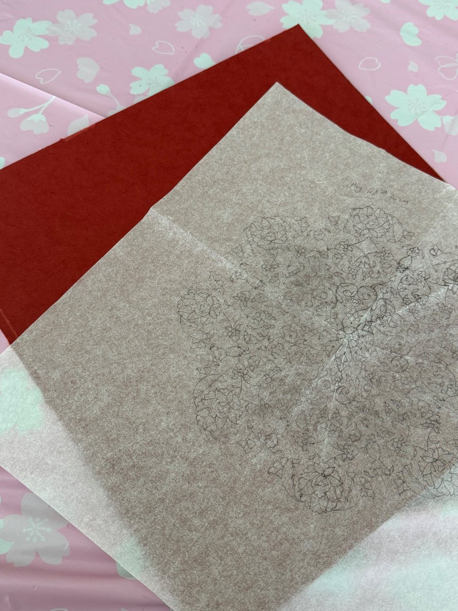 anwaaralasousi's tweet image. Today I finished tracing and preparing  a Rumi pattern to paint with gold! 
#islamicpattern #イラスト