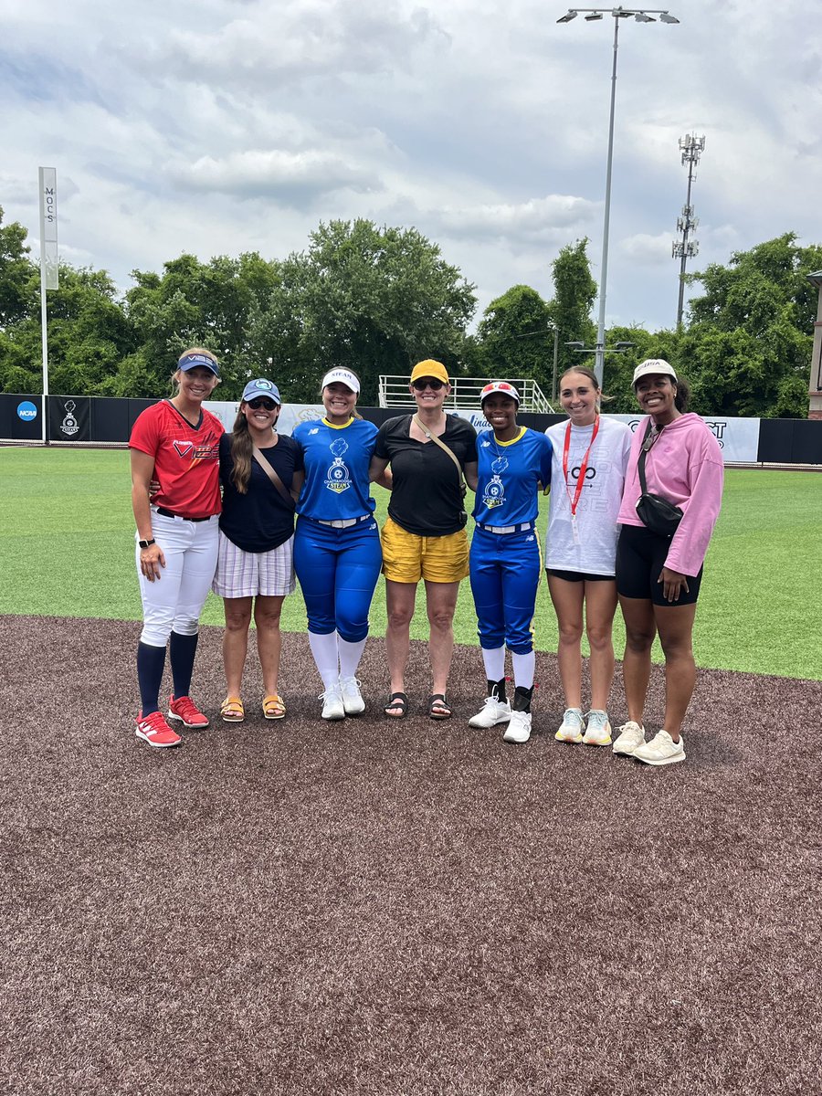 WKU Softball (@wkusoftball) on Twitter photo Pro Toppers!
<a href="/tj_websterrr/">TJ Webster</a> and <a href="/taylorjsanders_/">tay</a> played in their first game as professionals last night for the Chattanooga Steam against our very own <a href="/CarmynGreenwood/">Carmyn Greenwood</a> and the Florida Vibe!
#GoTops Pro Toppers!
<a href="/tj_websterrr/">TJ Webster</a> and <a href="/taylorjsanders_/">tay</a> played in their first game as professionals last night for the Chattanooga Steam against our very own <a href="/CarmynGreenwood/">Carmyn Greenwood</a> and the Florida Vibe!
#GoTops