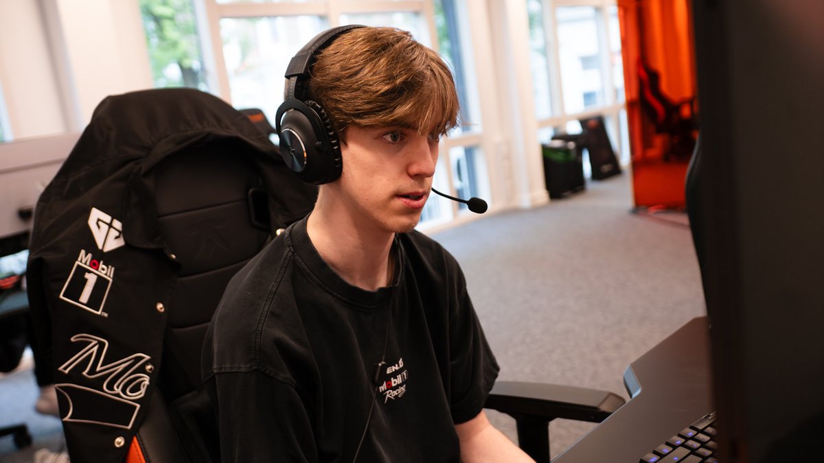 Gen.G Esports (@geng) on Twitter photo Locked in and ready for the London Major tomorrow.
Catch our first match vs <a href="/teamsecret/">Team Secret</a> at 7AM PT!
#GenGxMobil1 #RLCS Locked in and ready for the London Major tomorrow.
Catch our first match vs <a href="/teamsecret/">Team Secret</a> at 7AM PT!
#GenGxMobil1 #RLCS