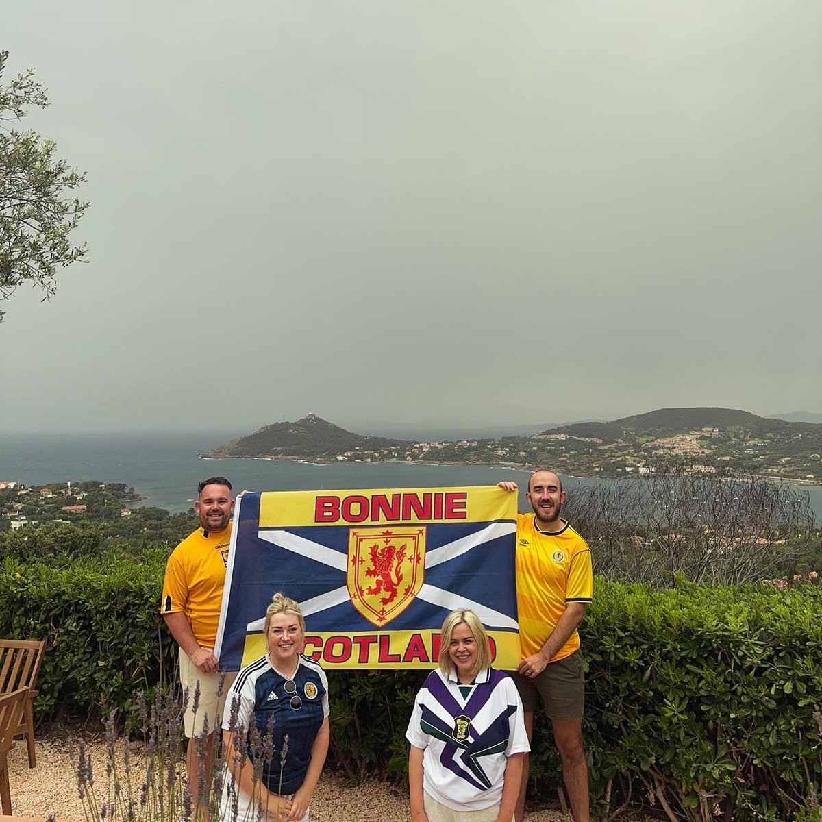 bryceywilson's tweet photo. A’Gay Tartan Army! 🏴󠁧󠁢󠁳󠁣󠁴󠁿⚽️ https://t.co/BYaNJzpGbB