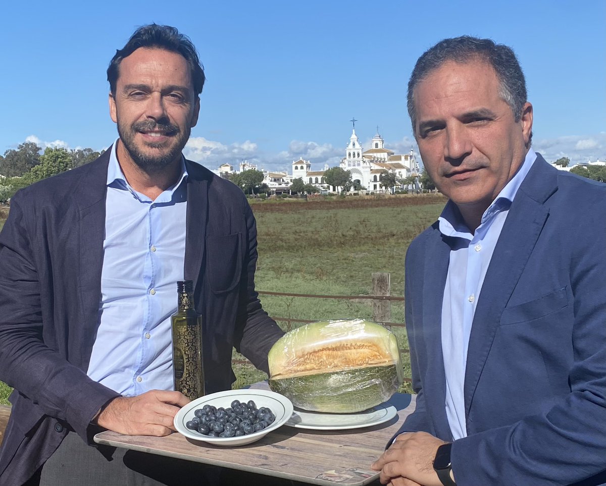 Guillermo Martín Rodríguez (@guillermo_maro_) on Twitter photo Desde El Rocío, uno de los 87.599 kilómetros cero de Andalucia, participamos en la “Ayuda de kilómetro cero” de #ningunhogarsinalimentos. <a href="/caixabank/">CaixaBank</a>, <a href="/FundlaCaixa/">Fundación ”la Caixa”</a>, <a href="/fesbal_org/">Federación Española de Bancos de Alimentos-FESBAL</a> .
Todos tenemos alguien cerca a quien ayudar. Participa haciendo tu donativo a bizum 38014 Desde El Rocío, uno de los 87.599 kilómetros cero de Andalucia, participamos en la “Ayuda de kilómetro cero” de #ningunhogarsinalimentos. <a href="/caixabank/">CaixaBank</a>, <a href="/FundlaCaixa/">Fundación ”la Caixa”</a>, <a href="/fesbal_org/">Federación Española de Bancos de Alimentos-FESBAL</a> .
Todos tenemos alguien cerca a quien ayudar. Participa haciendo tu donativo a bizum 38014