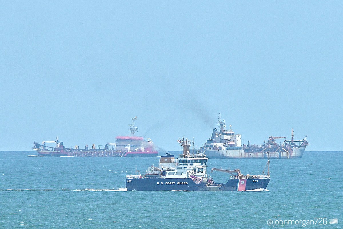 johnmorgan726's tweet photo. The #USCGCFrankDrew (WLM-557) ๐บ๐ธ Keeper-class coastal buoy tender, and two #HopperDredgers in the background. On the left the #Magdalen, IMO:9652200 ๐บ๐ธ, and on the right the #Stuyvesant, IMO:7915838 ๐บ๐ธ. #UnitedStatesCoastGuard #ShipsInPics https://t.co/Z5cDBDTQoL
