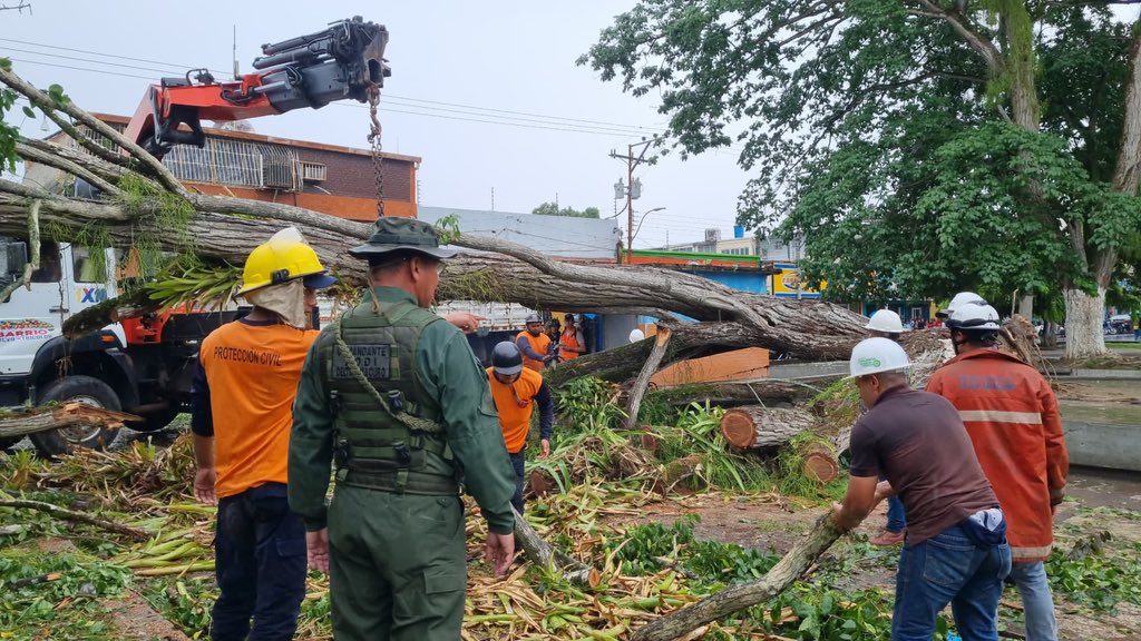 El Sistema Defensivo Territorial enfrentará catástrofes y contingencias que pongan en riesgo a sus guarniciones ! 

#IntegrarEsVencer