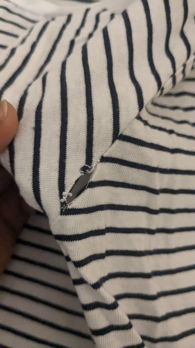 deepika_vani's tweet photo. @MyntraSupport bought this Mango tshirt literally one month back and after one use it's torn. Wow Myntra you're not able to even resolve this issue. Such poor customer service. https://t.co/qCTApM47LS