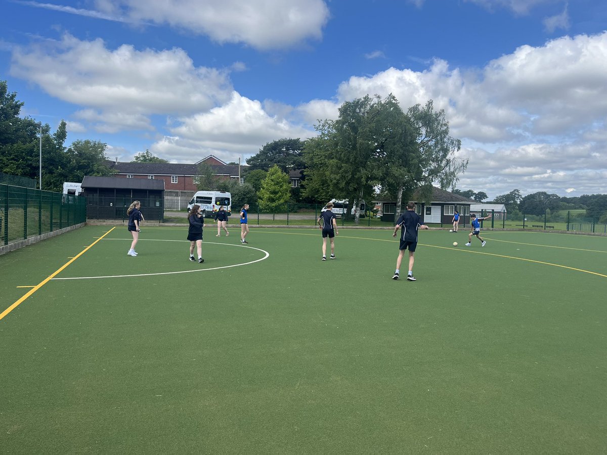 SGSPEDept's tweet photo. We had the pleasure of working with #SGSYear10 during their drop down today. We focused on health & safety in PE. The students were able to invent a game & create a risk assessment. They were fantastic! Well done all! ⚾️🏈🏀⚽️🎾 #SGSPE #SGSDifference https://t.co/vAddZ1xmDg