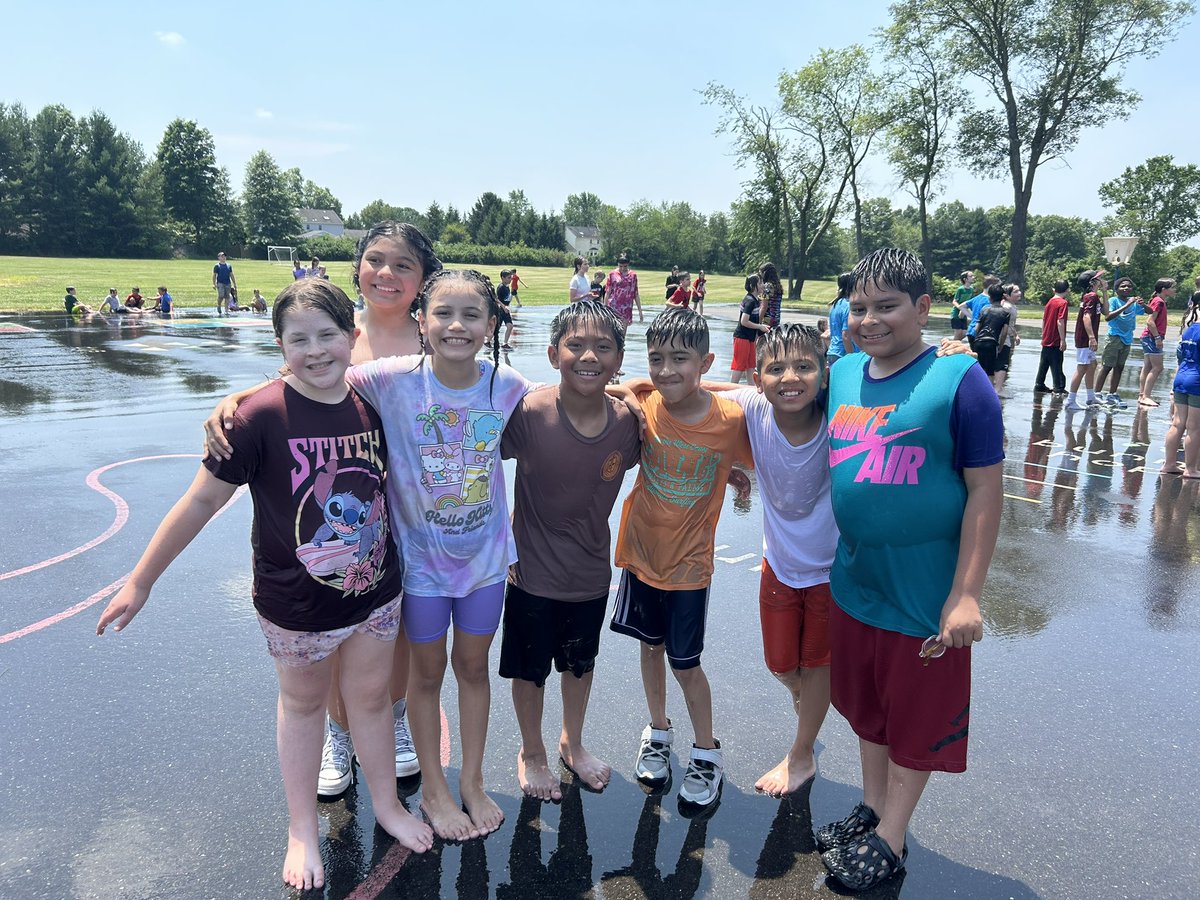 That’s a wrap! Such an incredible school year, best of luck at RFIS  ❤️<a href="/BarleySheafFRSD/">Barley Sheaf</a> <a href="/FlemRarSchools/">FlemRarSchools</a>