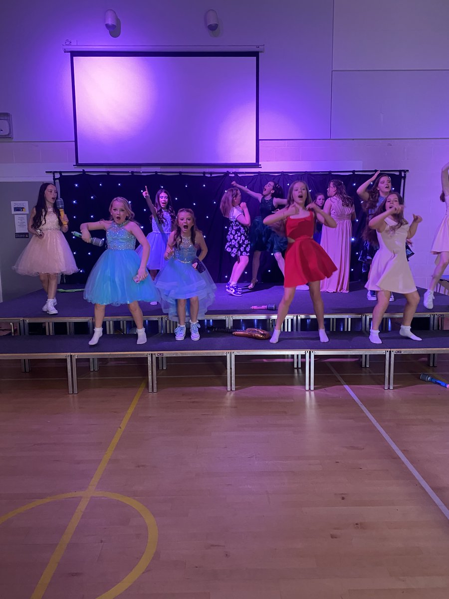 StJohnBoscoPS's tweet image. SJB P7 Leavers shenanigans, what amazing night! #schooljournetbegins #newchapterbegins