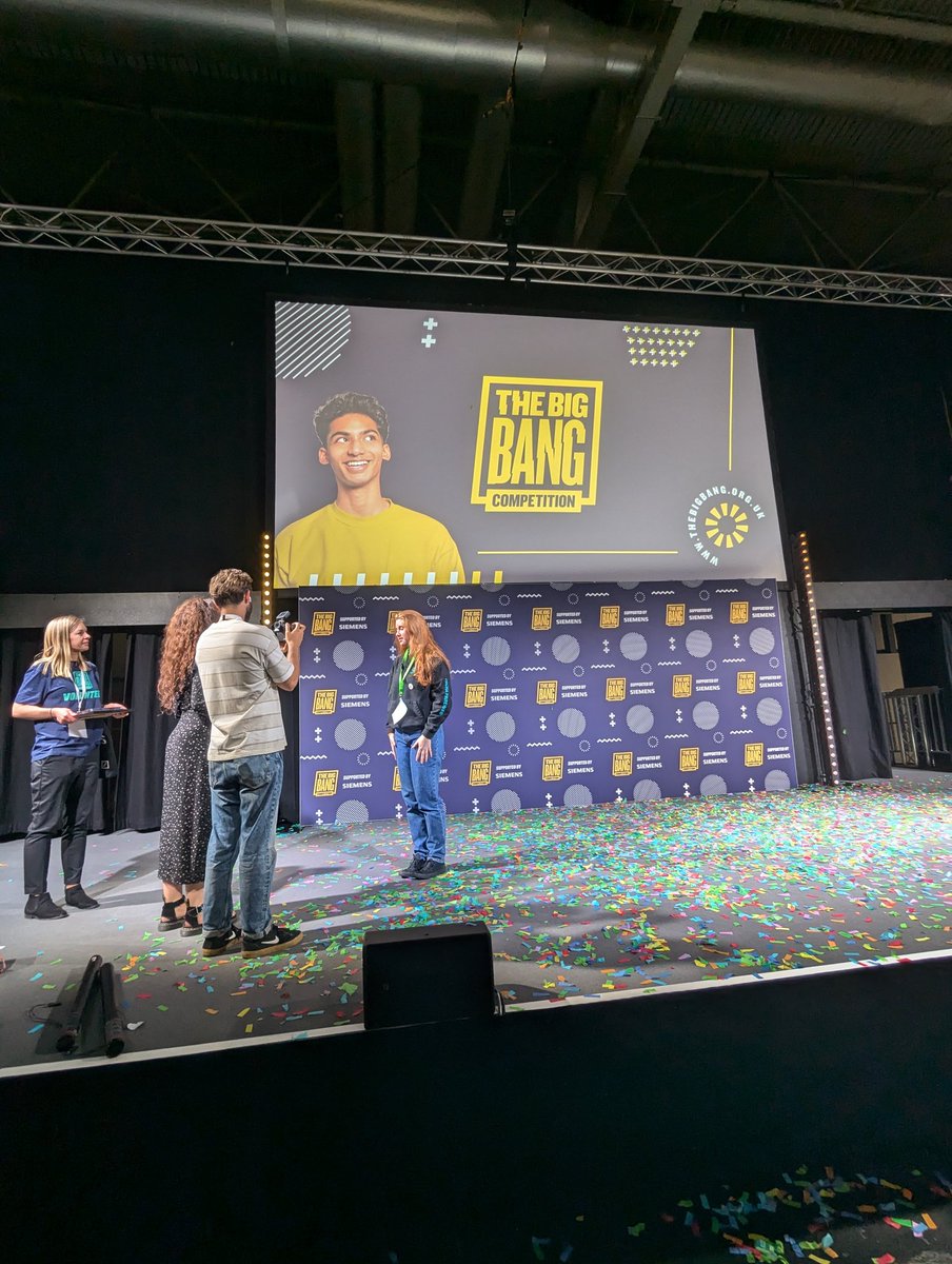 Pacha yn gwneud cyfweliadau gyda'r wasg ar ôl ennill Peiriannydd Ifanc y Flwyddyn 2024

Pacha completing interviews with the press after winning Young Engineer of the Year 2024