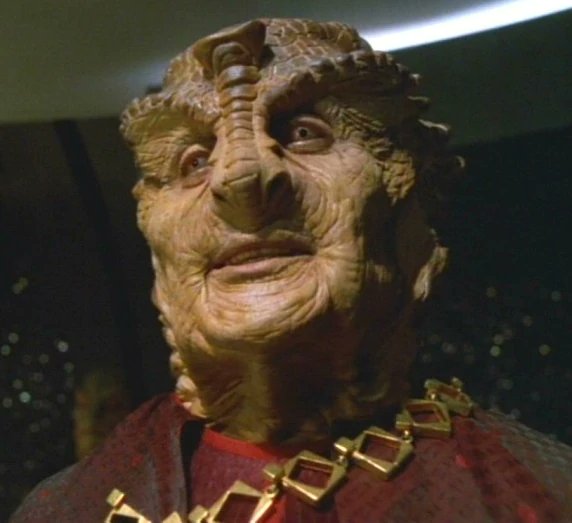 fmfagan's tweet photo. Another excellent episode with tonight’s VOY! 

Season 3, Episode 23
First aired: April 30, 1997
Written by: Brannon Braga &amp; Joe Menosky
Directed by: David Livingston
Stardate: Unknown (2373)

#AllStarTrek #VOY #DistantOrigin https://t.co/AbRxGJ2x1K