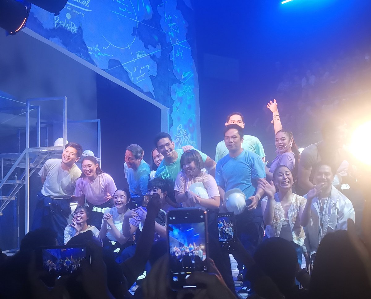 Kudos to all the actors of #PETAOneMoreChance
Sam Concepcion brought Popoy to life on stage. #SheenaBelarmino as Tricia is like a soothing balm to Popoy's life after his fiery relationship with Basha. Pero ang sakit lang sa part ni Tricia that she will never be Basha.
#HusTricia