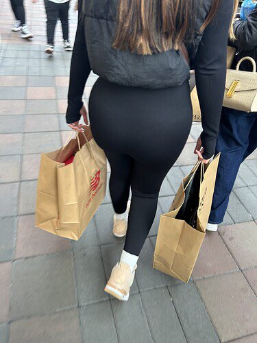 treasuredbabes's tweet photo. € Candid Asian Women shopping € #Asian #asiangirl #asian #wife #gf #leggings #tight #THICK #thick #thicc #thickgirl #asianmodel #babe #baddie https://t.co/VcfCJqqqjg