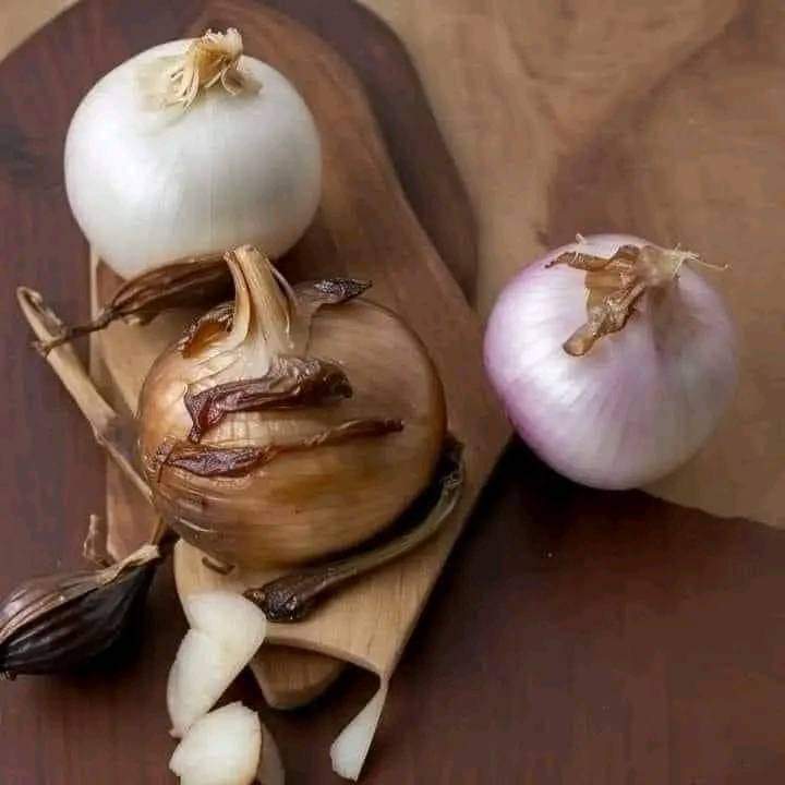 تبدو لك بصلة ولكنها بلحة