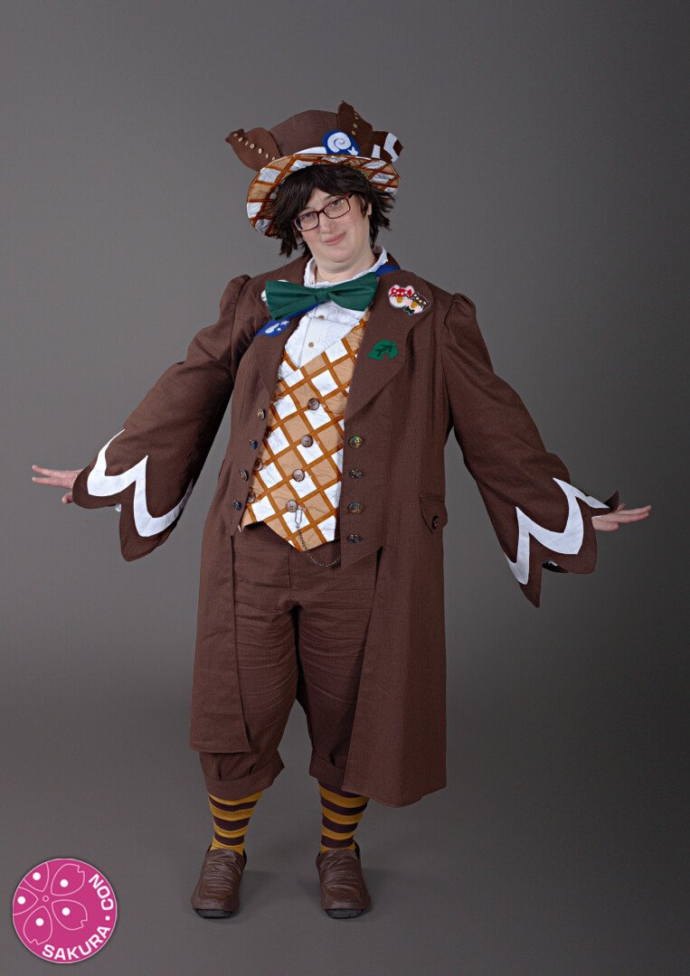 LeafninCosplay's tweet photo. *joyful emote*

More Blathers! This outfit was such a joy to design and make. It's really comfy and I get to have a contacts break too! Mahou Photo got great full photos of him. 

📸: @MahouPhotoPNW

#animalcrossing #cosplay #acnh https://t.co/pvLDQRoX4q