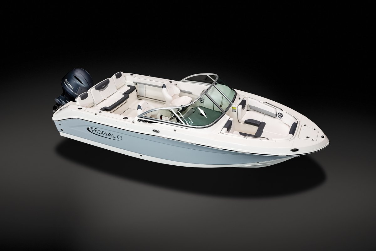 RobaloBoats's tweet photo. If you're looking for a 20 footer to get friends and family out on the water, look no further. The R207 is a small dual console with no shortage of seating options.#robalonation https://t.co/uqEuSFsYh3