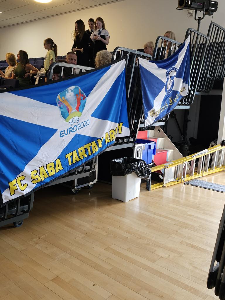 Mr Currie tweet media