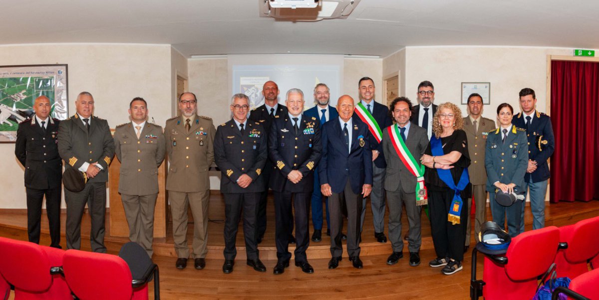 assoaeroarma's tweet photo. ✅ A.A.A. - #AviatoridItalia 💫

ℹ️ #16Giugno il Presidente Nazionale #GiulioMainini a #Cameri per i 25 anni dell’Aeroporto. Ha firmato un Protocollo d’Intesa tra il Circolo del 53, di cui è il Presidente, e il Comando Aeroporto https://t.co/Ds1qv0SnXA