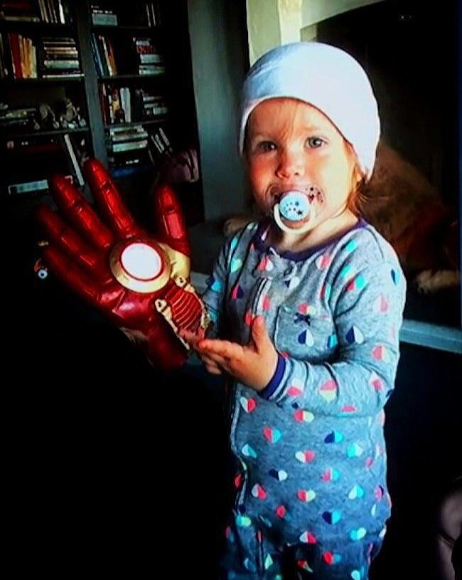 comfortrdj's tweet photo. are you a baby? are you avri? 😭💘 https://t.co/YIl7Xzs2i1