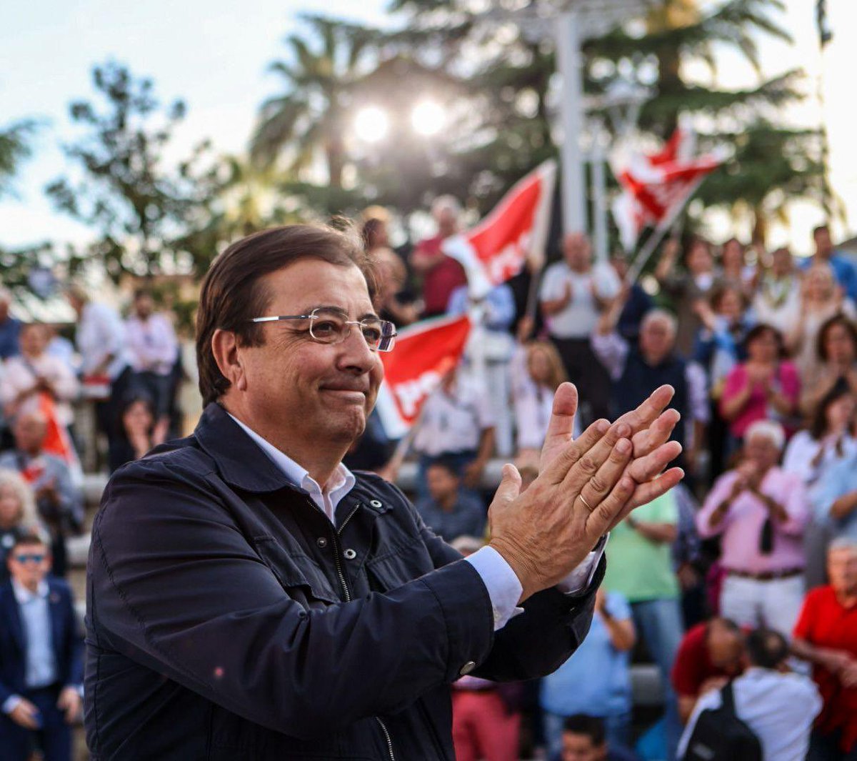 psoeex's tweet photo. 🌹 Hoy, ha renunciado a su acta de diputados nuestro compañero @GFVara.

❤️ Gracias por todos tus años al servicio de los extremeños y extremeñas. Gracias por tanta coherencia y tanta dedicación.  y por haber hecho de Extremadura una tierra mejor para todos y todas. https://t.co/YCgxlqA40Z