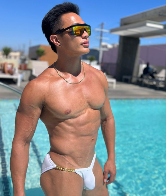 andrewchristian's tweet photo. QUIZ: Who Will Be Your Summer Fling?
TAKE IT: https://t.co/w1taphIqkC
MODEL: jkabobs
#summerflight #quizzes https://t.co/7ktPtXip3K