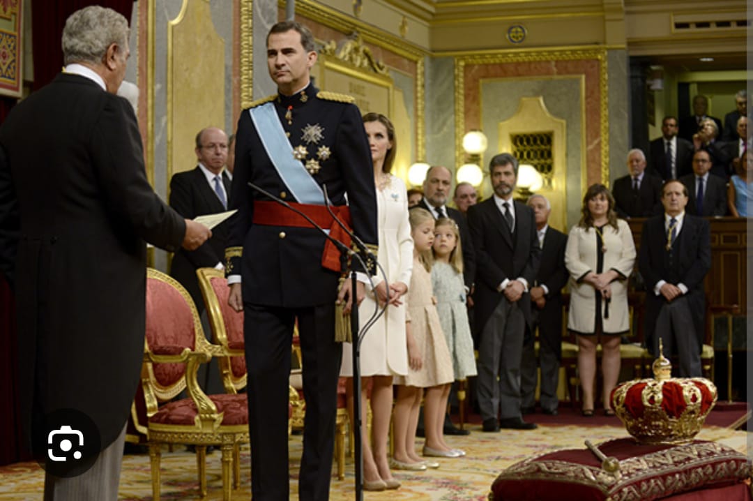 Hace 10 años , hubo un cambio de historia en la <a href="/CasaReal/">Casa de S.M. el Rey</a> y fui testigo de ello