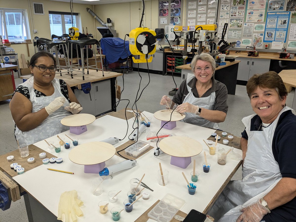 QMGS SEND tweet media