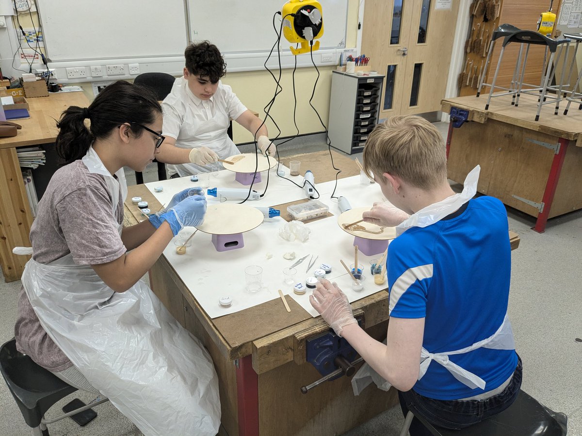 QMGS SEND tweet media