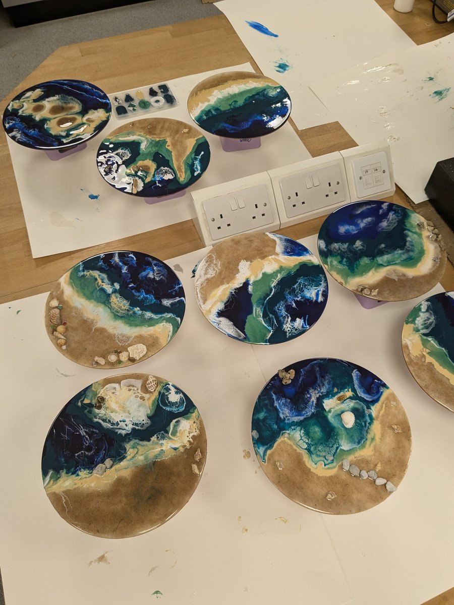 QMGS SEND tweet media