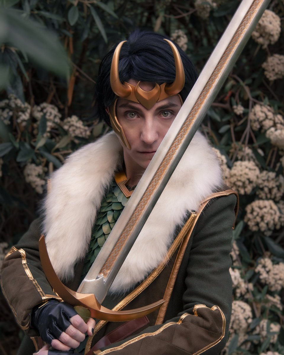 A YEAR AGO, I made a new Young Avengers Loki totally in secret for a new book called Cosplay The Marvel Way by <a href="/OmgDjJudy/">Judy the Cosplay Wrangler! 🌈🦄⭐️</a> 

And now it’s out in the wild and contains HUNDREDS of tips, costumes, &amp; photos of/by some of my FAVORITE people!! 

IT’S SO COOL 🐍⚡️✨

<a href="/Running_Press/">Running Press</a>