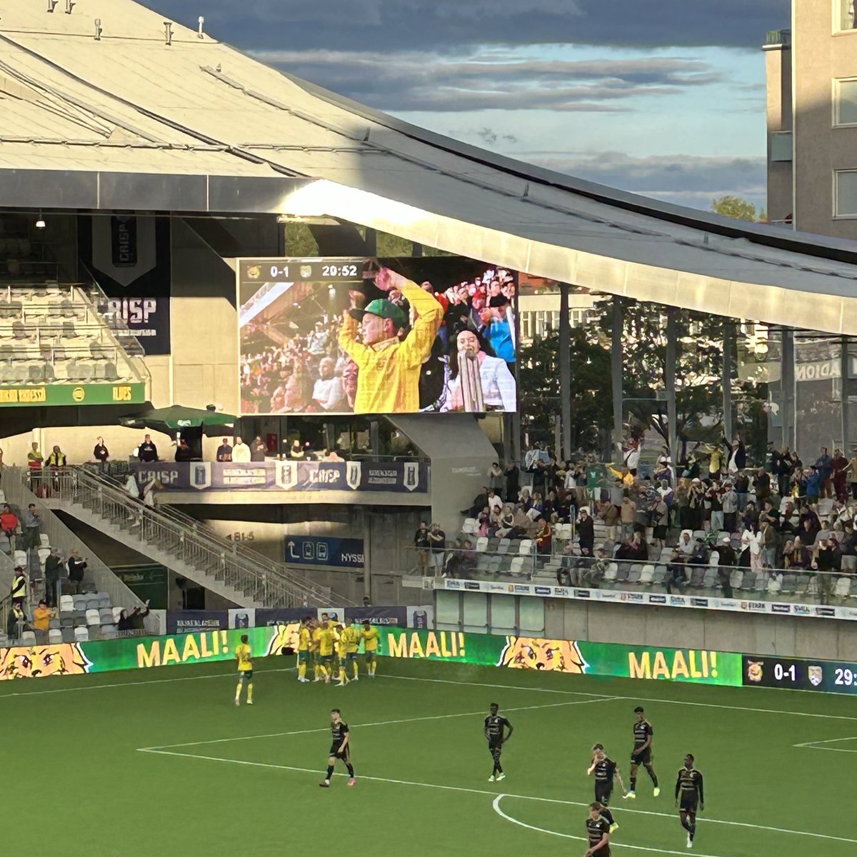 Ilvestä kannustamassa ⚽️🔥 Samalla muistelimme Tammelan Stadionin vaiheita - kyllä tästä vaan saatiin upeat puitteet jalkapallolle! #Ilves #Tampere