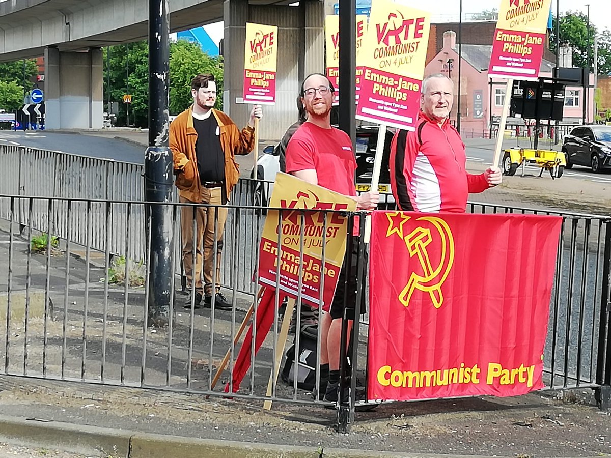 Campaign teams out this morning and this evening - leafleting at Tyne Metropolitan College and an election poster display at the end of the Byker Bridge.  Both positive and negative receptions from drivers in Byker, so we are getting noticed!