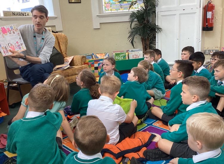 SSMJClitheroe's tweet image. Fantastic trip to Clitheroe Library this morning with year 2. They really enjoyed the dungeons and finding out all about what it might be like to be a refugee. Thank you to Chris for showing us around. #refugeeweek2024 @clithadvertiser #Clitheroelibrary ⁦
@LancsLibraries 
⁩ ⁦