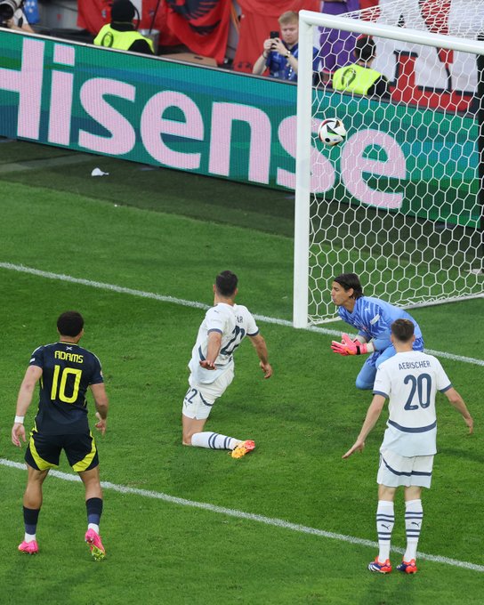 GQdZYmVXMAAlzW9?format=jpg&name=small