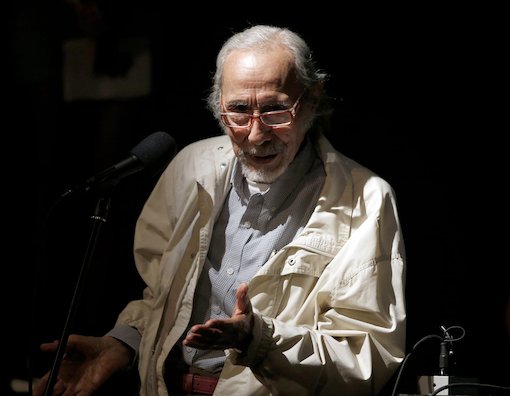 Chileactores's tweet photo. Lamentamos profundamente la pérdida de nuestro admirado compañero, Mario Lorca Aguilar. Actor pionero de la Escuela de Teatro de la Universidad de Chile  y que por más de 50 años, dedicó su talento a poner en valor la poesía chilena. Prontamente informaremos sobre su despedida. https://t.co/W7QOzUUfZH