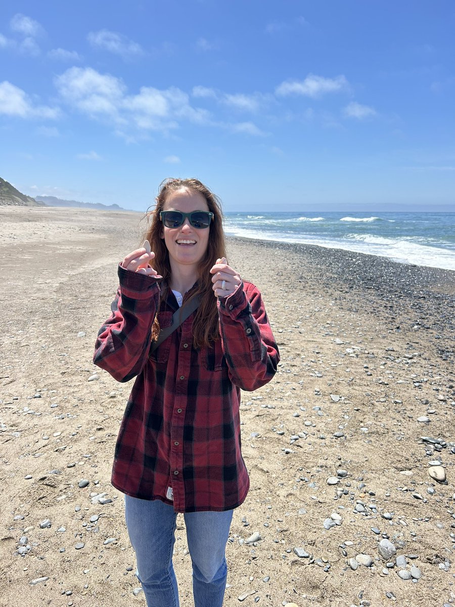 MattMajkrzak's tweet photo. Update. Went into the ocean with @HeyDudeShoes and jeans. This worked less well. #OregonThings https://t.co/IyMPpvtm4a