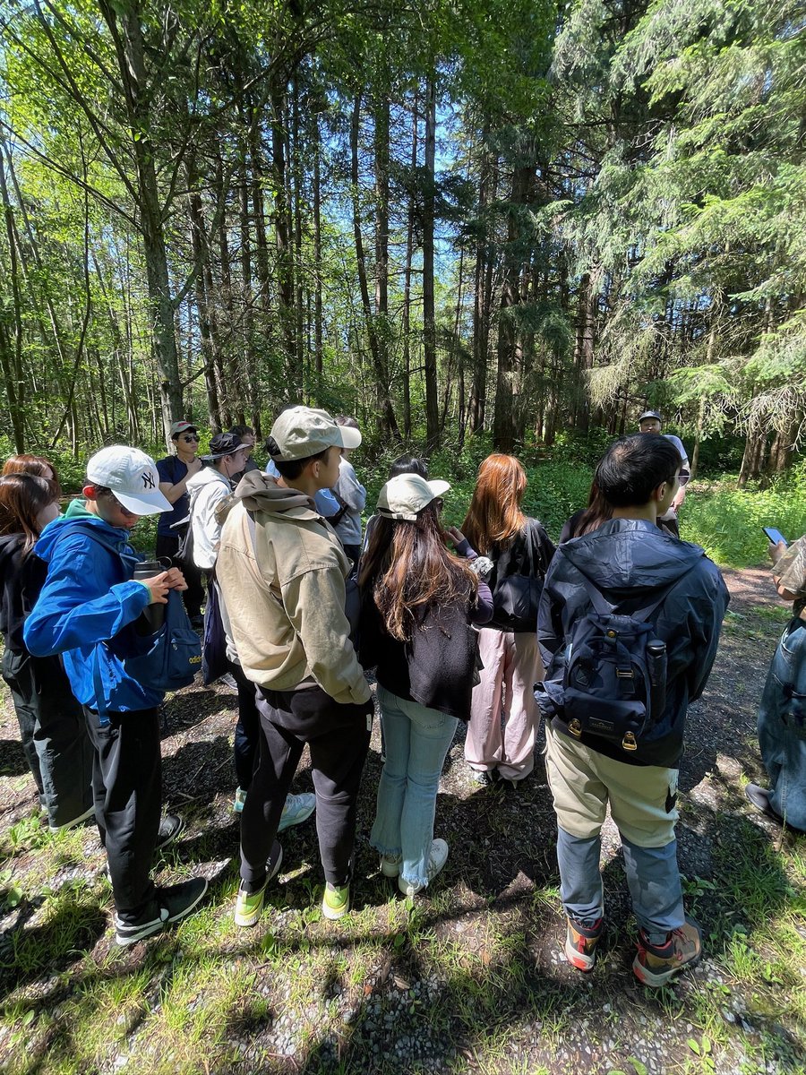 Jetty_2000's tweet photo. @hku_science @HKUSBS FNS student Experiential Learning at Land &amp; Food Systems @UBC @ubcLFS https://t.co/9S1FxEoGeV