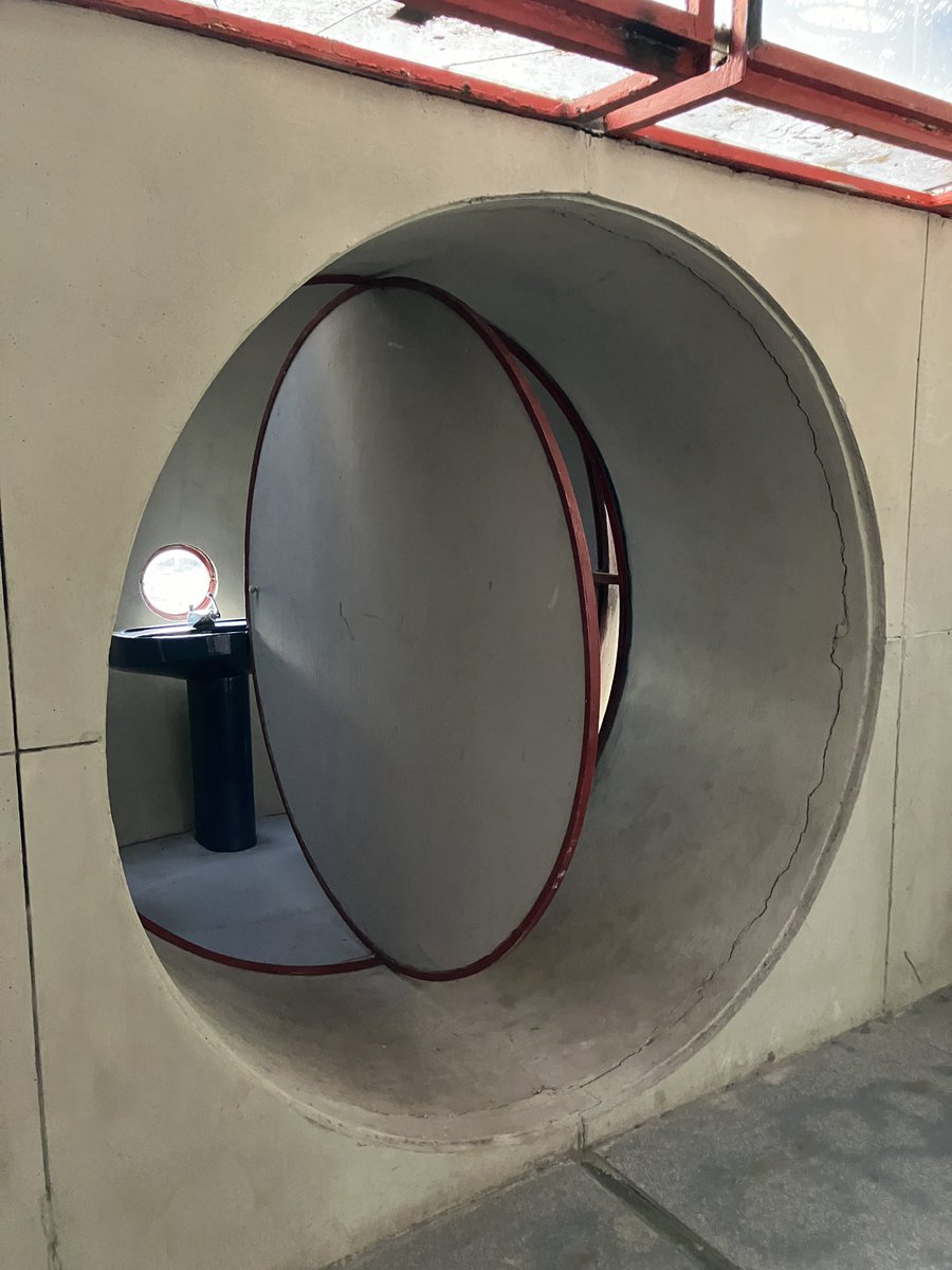 AnnaAMDumont's tweet photo. The building itself is an odd combination of generous and unsettling, w/ walking paths laid out under the beams but queasy-making empty spaces under one’s feet, and at the corners (which never meet across inset strips of window). Most of all delightful in its unpredictability. https://t.co/tbkuEx4Qwd