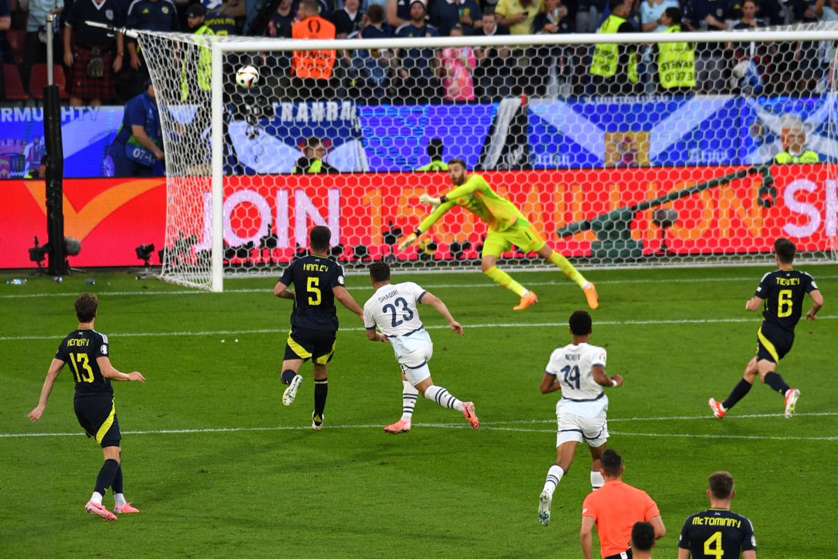i3merz's tweet image. Xherdan Shaqiri #SCOSUI